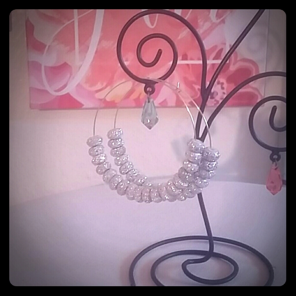 Women's hoop earrings - Picture 1 of 3